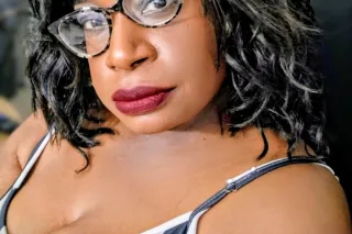 A MOUTH THAT KNOWS EXACTLY WHAT IT'S DOING - Image 3