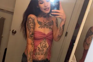 Slim &amp; Sexy Mami READY 2 play 😍💕 - Image 1