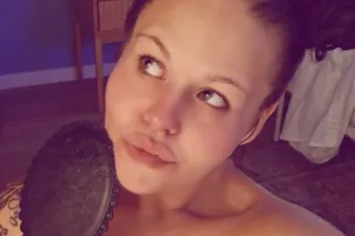 sexy submissive Saturday.. put a leash on me and make me beg - Image 10