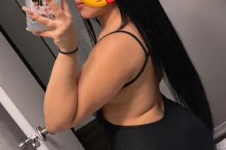 Latina girl💋 Apretadita y muy caliente 🔥 - Image 2